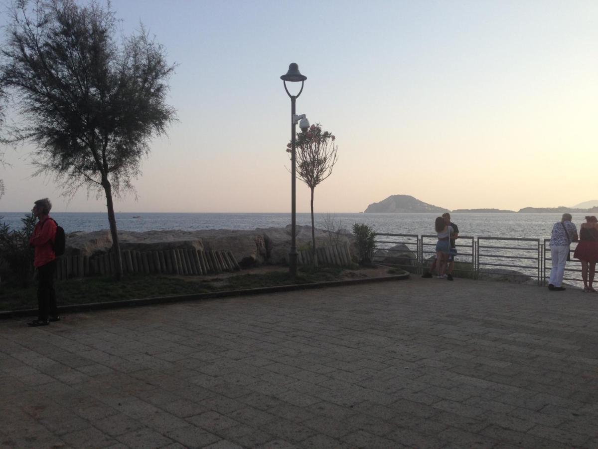 Valerio'S Flat Apartment Pozzuoli Exterior photo